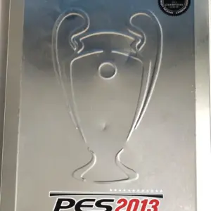 PES 2013 Pro Evolution Soccer 2013 + Steelcase Steelbook